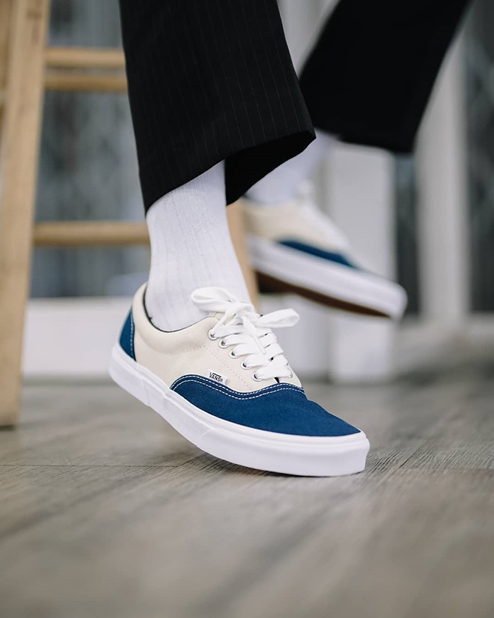 Vans authentic outlet on foot